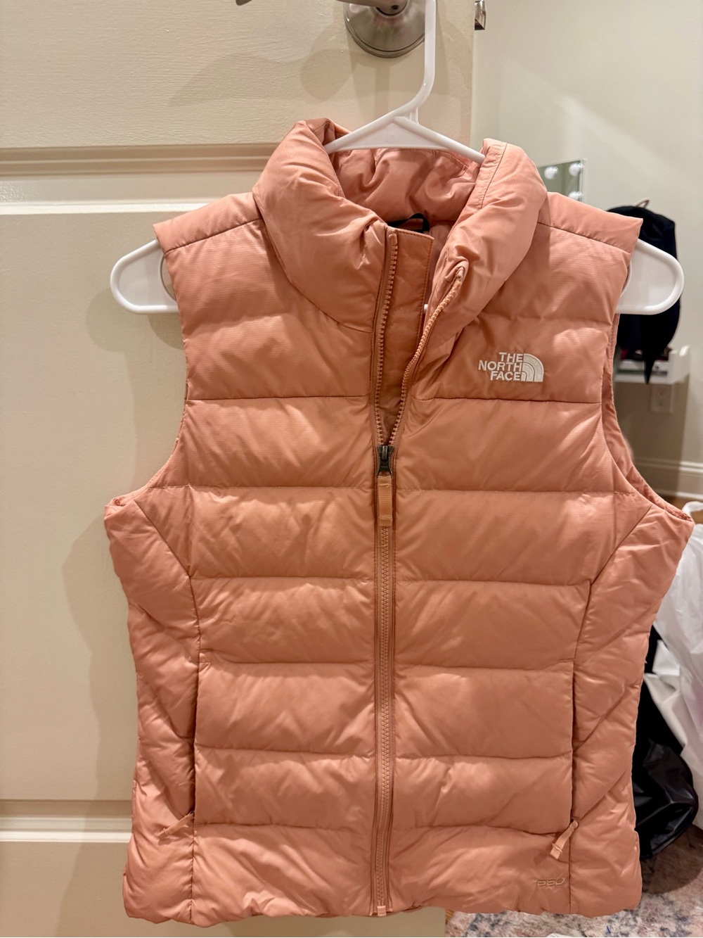 The North Face Women’s 550 Down Puffer Vest Peach Pink Size Small